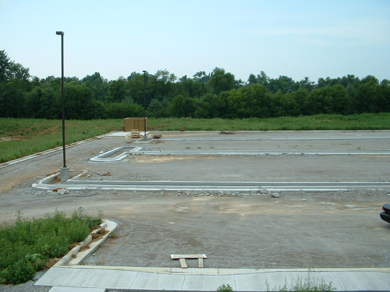 BTCC Temple-Parking Lot-1 (7-21-05)